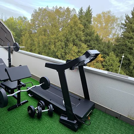 Modern Priv-room -gym-balcony- Ideal For Work&rest Appartement