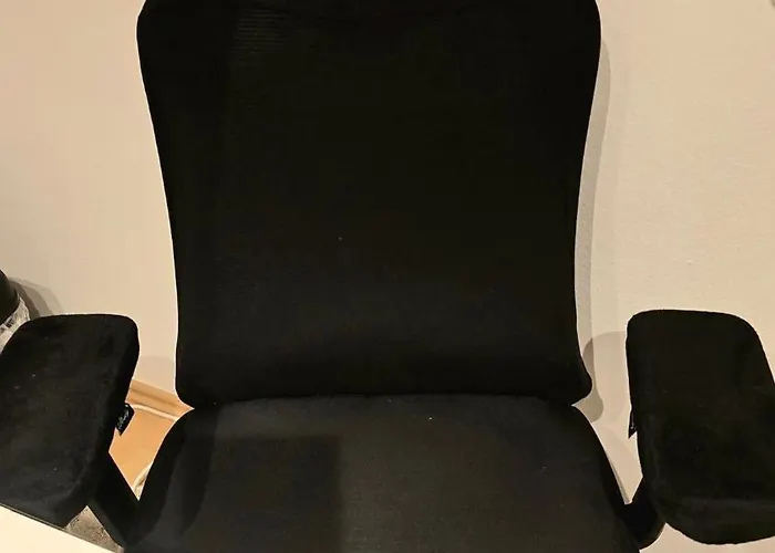 Modern Priv-room -gym-balcony- Ideal For Work&rest *